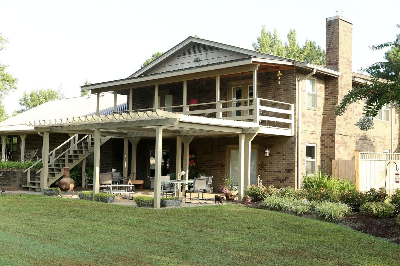 Mississippi Moon Lake Farm