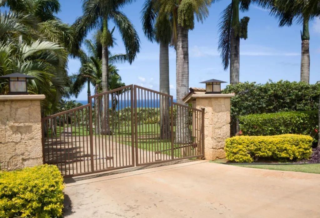 Fence, Gates and Rockwalls