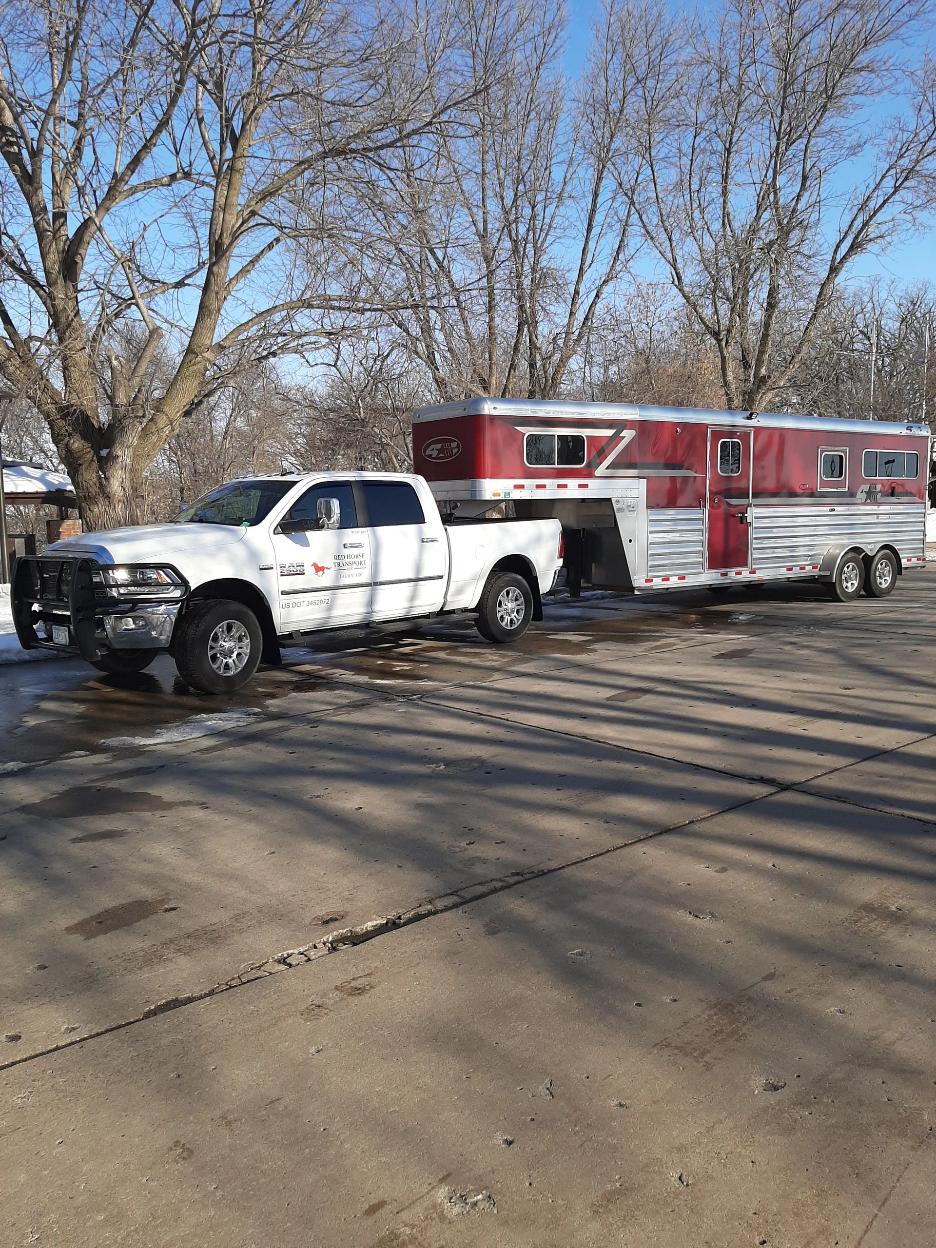 Red Horse Transport LLC