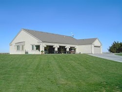Tin Acres Horse Hotel